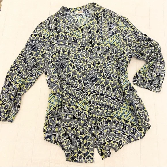 Tianello Green Geometric Button Down Shirt - Picture 2 of 7